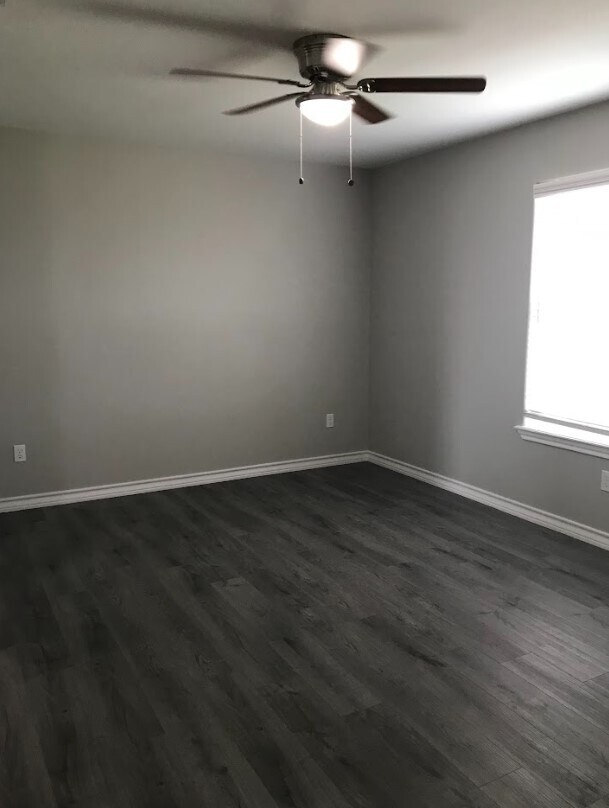 Building Photo - 116 Olive St