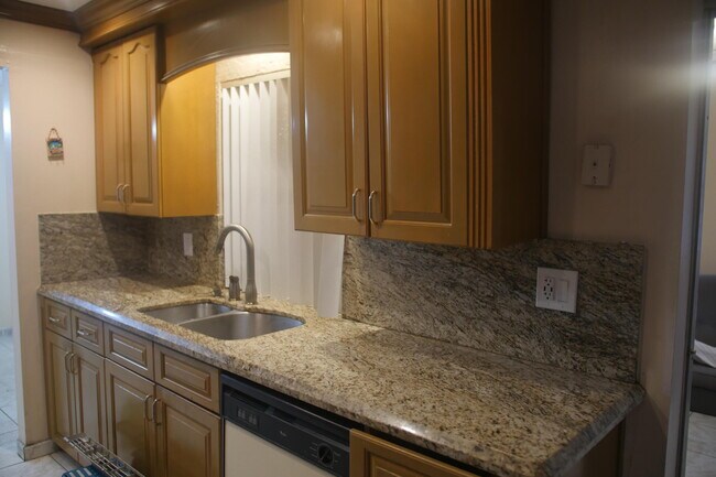 Building Photo - 871 SW 63rd Terrace
