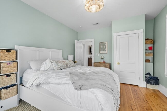 Building Photo - 285 Neponset Ave