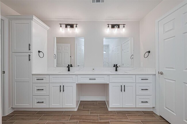 Building Photo - 5310 Monteith Dr