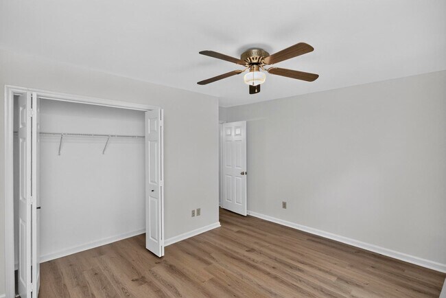 Building Photo - 137 Pepper Ridge Cir