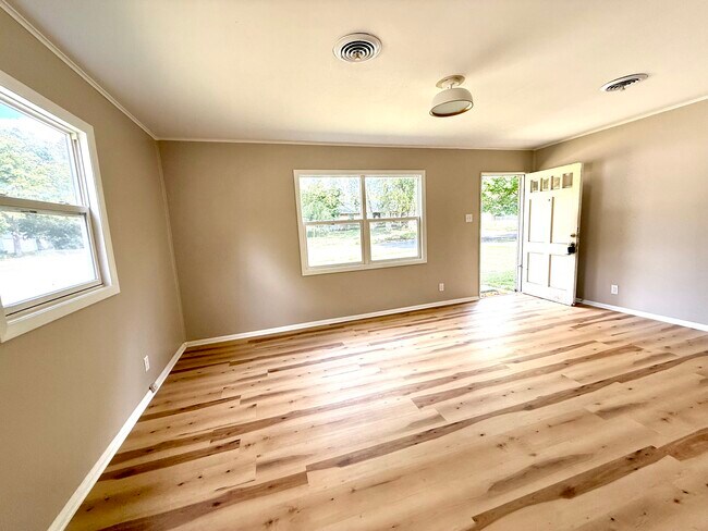 Building Photo - 1301 S Cottage Grove Ave