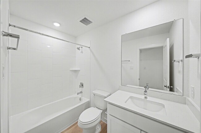 Building Photo - 3930 Langridge Dr