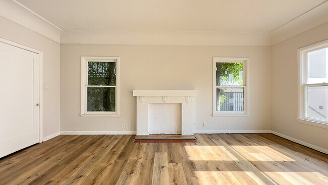 Building Photo - 201 S Alexandria Ave