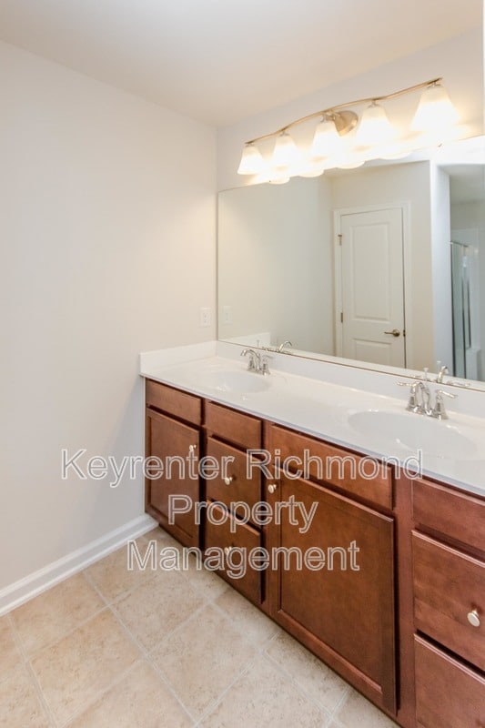 Building Photo - 8986 Ringview Dr