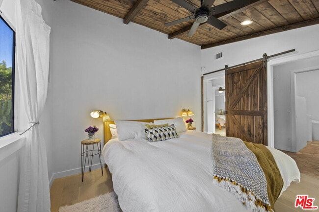 Building Photo - 251 N Encinal Ave