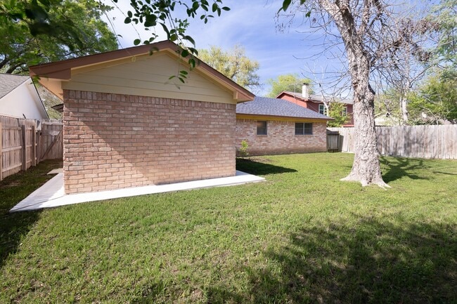 Building Photo - 2510 Marble Falls Dr