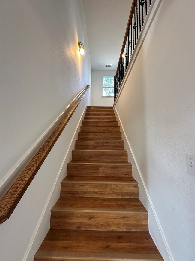 Building Photo - 4322 Chapman St