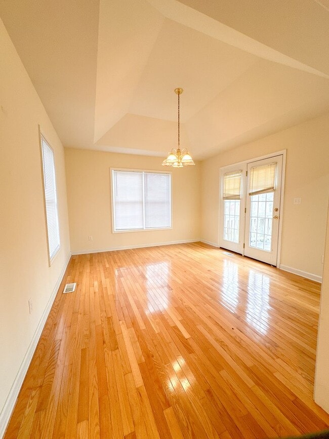 Building Photo - Beautiful 3bed 2 Bath Lake Monticello Rental