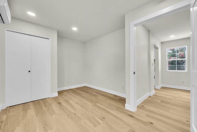 Building Photo - 116 N Cornell Ave