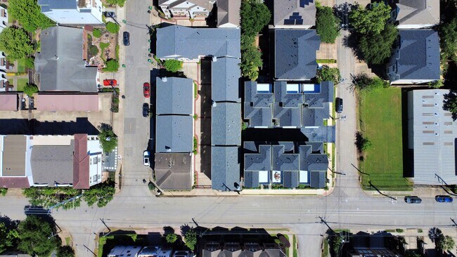 Building Photo - 710 Jackson Hill St