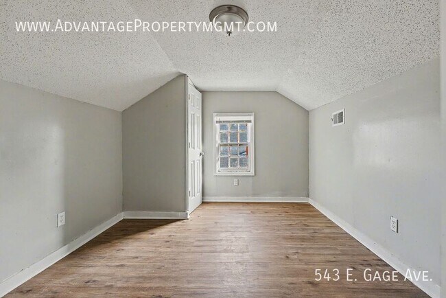 Building Photo - 543 E Gage Ave