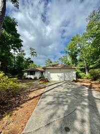Building Photo - 303 Long Leaf Dr