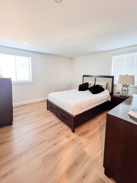 Building Photo - 500 Governors Dr