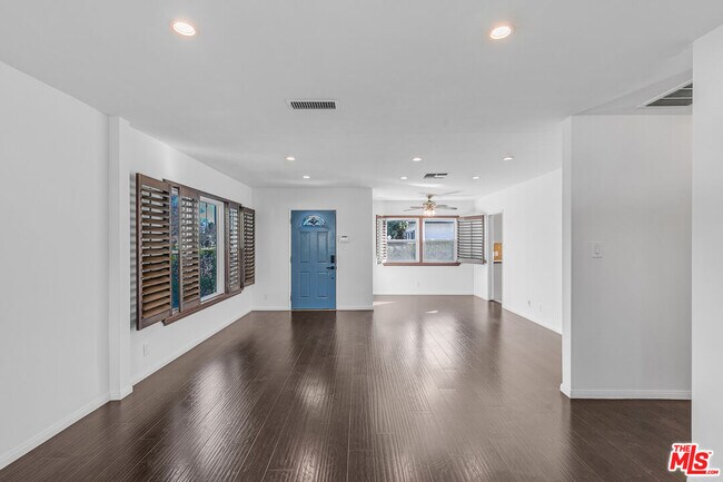 Building Photo - 6701 Blewett Ave