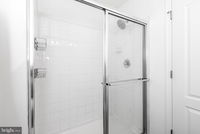 Building Photo - 18 Needle Ct