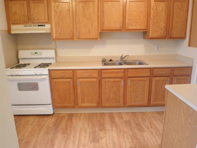 Building Photo - Liberty Commons Townhomes and Apartments