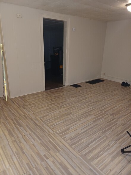 Building Photo - 603 2nd St