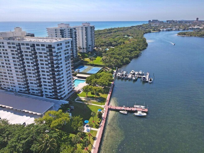 Building Photo - 2121 N Ocean Blvd