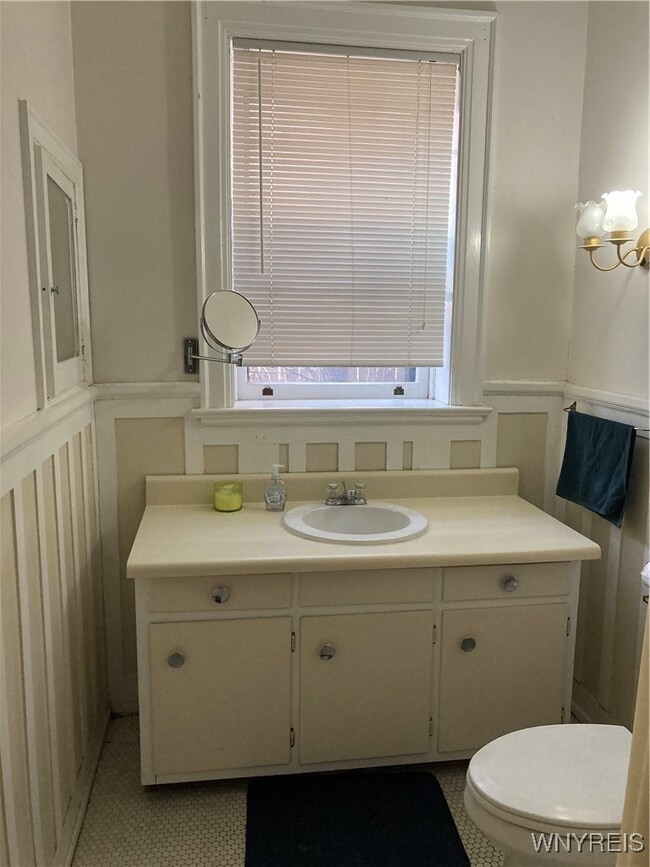 Building Photo - 44 N Pearl St