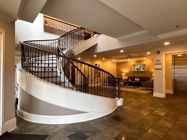 Building Photo - 560 Dutch Valley Rd NE