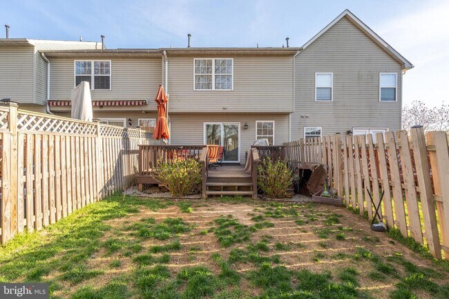 Building Photo - 8742 Jarwood Rd