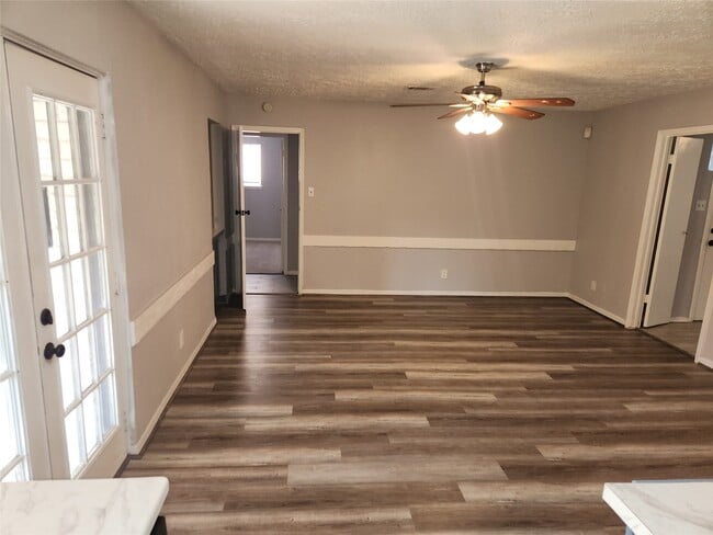 Building Photo - 22127 Elsinore Dr