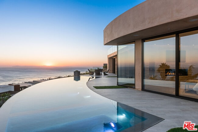 Building Photo - 1218 Coronado Dr