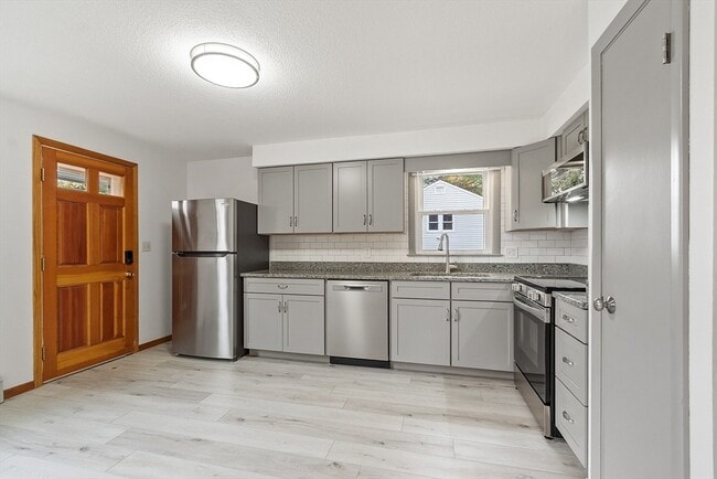 Building Photo - 4 Haskell Rd