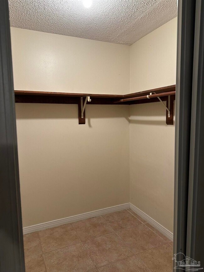 Building Photo - 7225 W Fairfield Dr