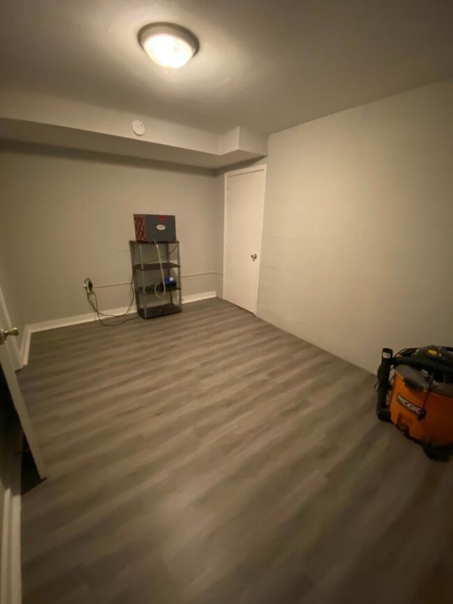 Building Photo - 406 Hietts Ln