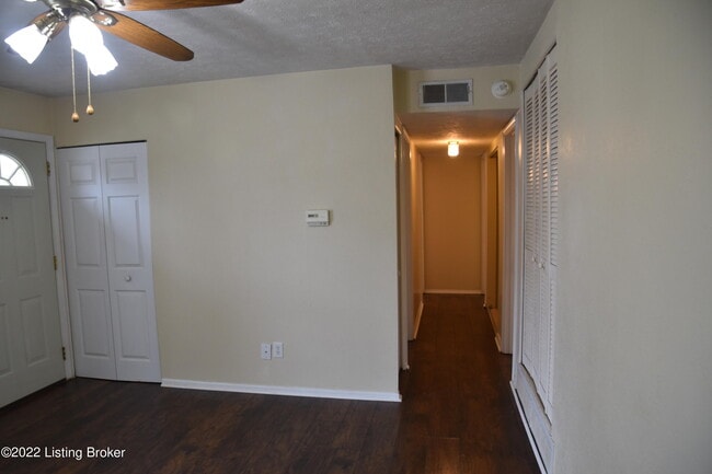 Building Photo - 11408 Center Hill Ct