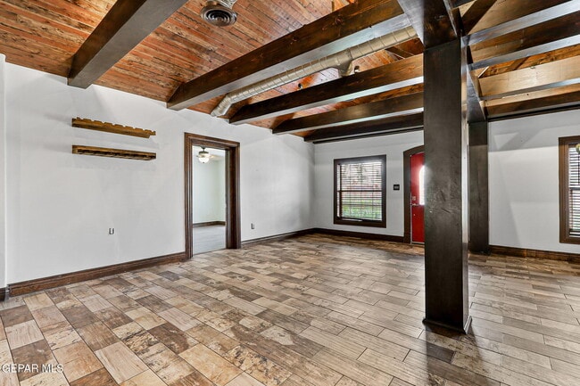 Building Photo - 7716 Wenda Dr