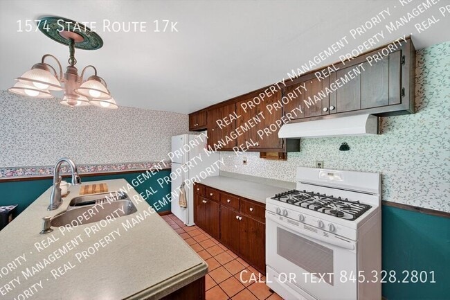 Building Photo - 1574 NY-17K