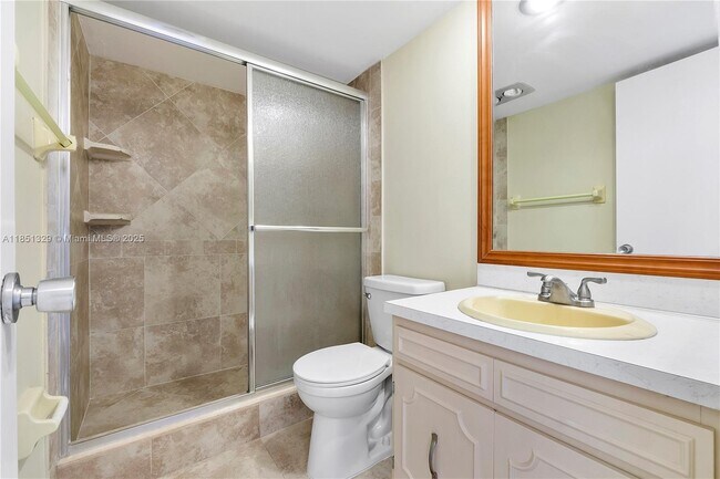 Building Photo - 3351 S Palm Aire Dr
