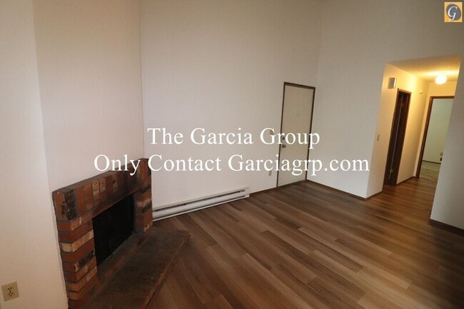 Building Photo - 3712 S Kelly Ave