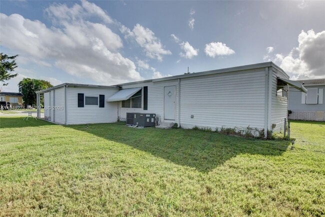 Building Photo - 1531 SW 64th Way