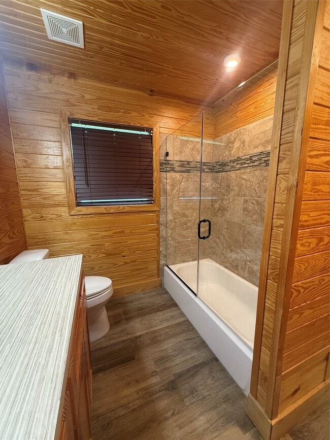 Building Photo - 902 Hidden Valley Dr