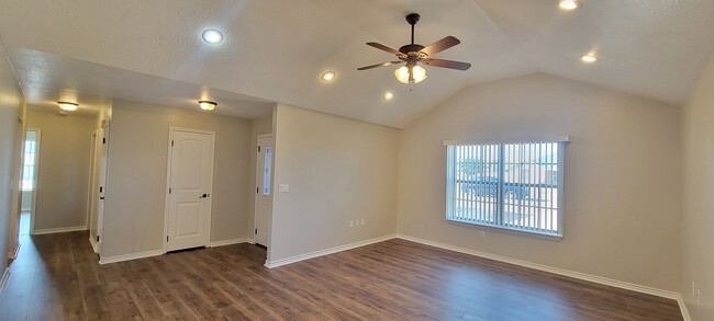 Building Photo - GREAT HOME IN NORTHEAST CLOVIS