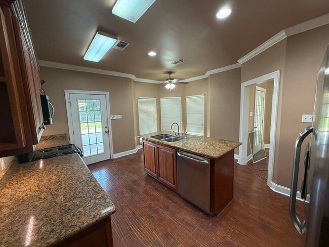 Building Photo - 48399 Alack Ln