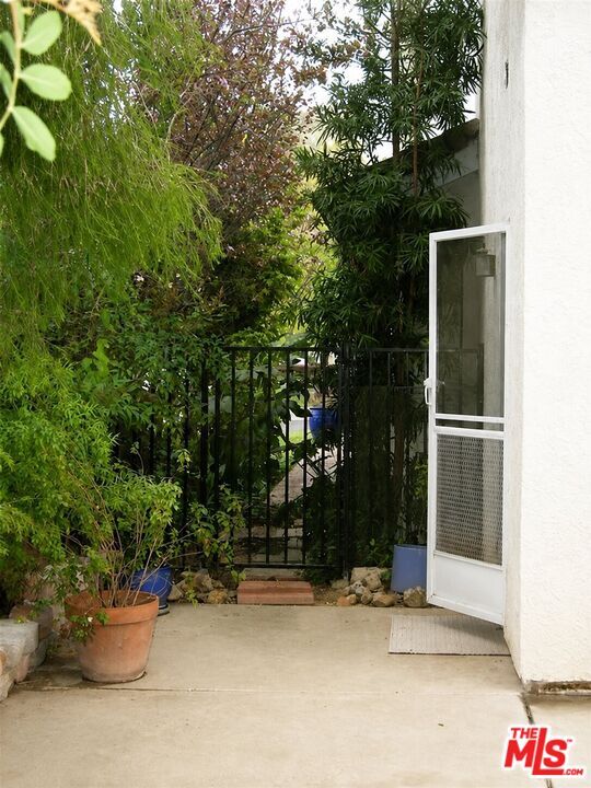 Building Photo - 523 Park Springs Ct