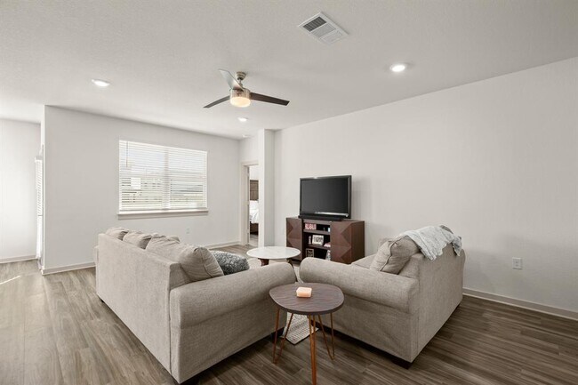 Building Photo - 13721 Lubeck Dr