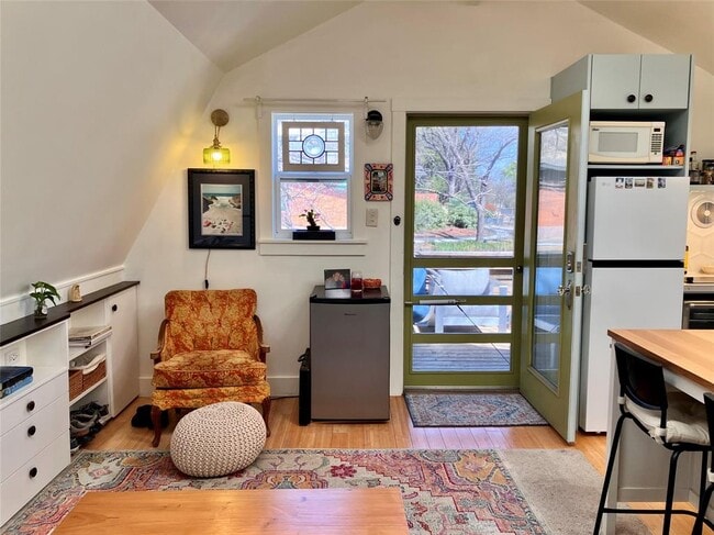 Building Photo - 2102 Travis Heights Blvd