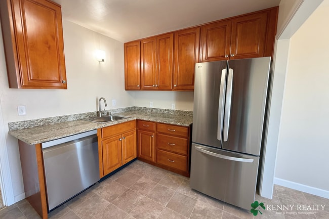 Building Photo - Fully Remodeled 3BR/2BA Home with 2 Car Garage in SF