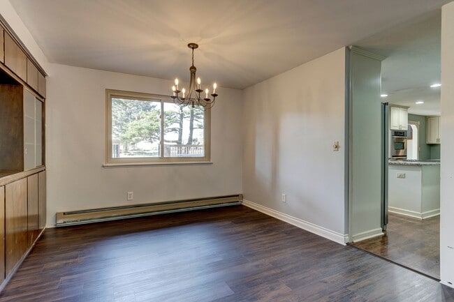 Building Photo - 3 Bed 3 Bath Home near West Beach
