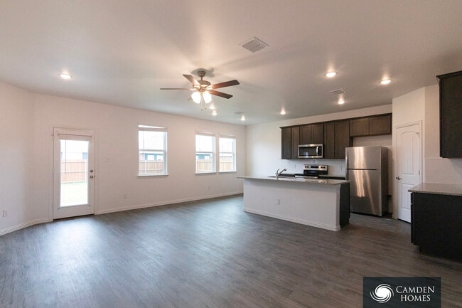 Building Photo - 6993 Rd 5503