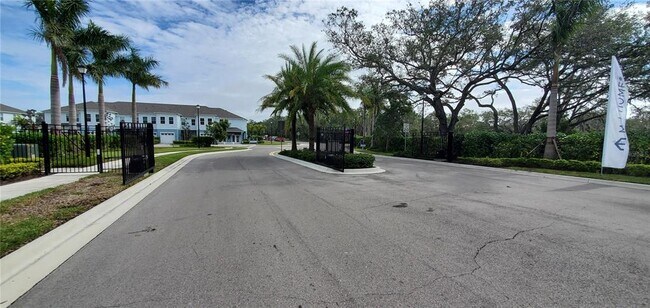 Building Photo - 4012 Via Sienna Cir