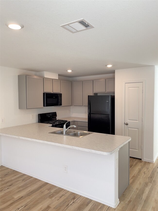 Building Photo - 21811 Hickory Spgs Ct