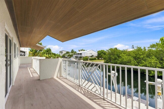 Building Photo - 203 Gulfview Dr