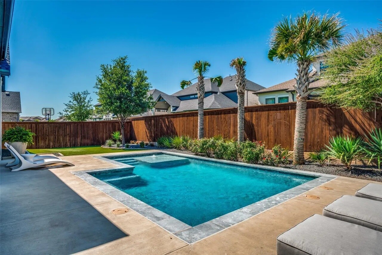 Building Photo - 7450 Zachery Dr